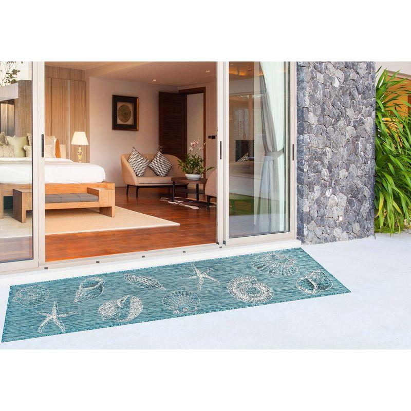 Liora Manne Carmel Shells Indoor/Outdoor Rug Aqua 1'11" x 7'6"