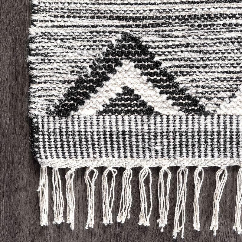 Nuloom Savannah Diamond 2x6 Wool Runner Indoor Area Rug for Living Room Bedroom Dining Room Entryway Hallway Kitchen, Black/Ivory
