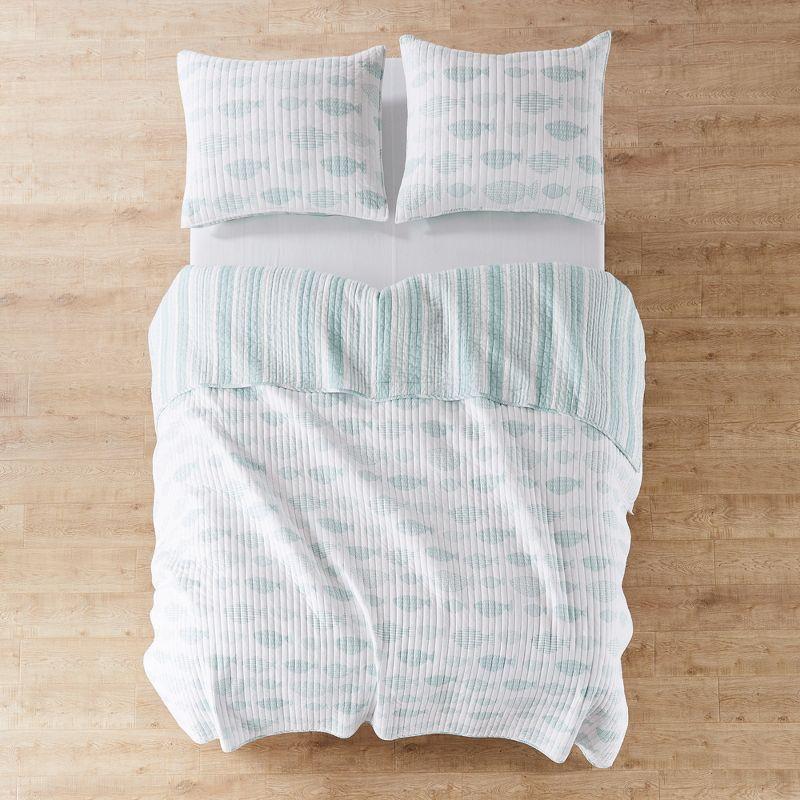 Scandinavian-Inspired Full/Queen Reversible Cotton Quilt Set in Aqua and White