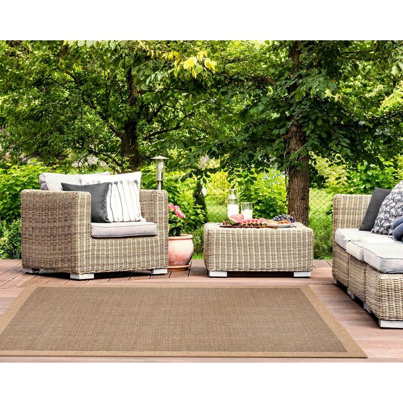 Liora Manne Sahara Texture Border Indoor/Outdoor Rug Natural 3'3" x 4'11"