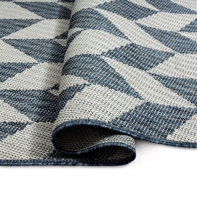 Modern Geometric Blue/Cream 5' x 7' Indoor/Outdoor Area Rug