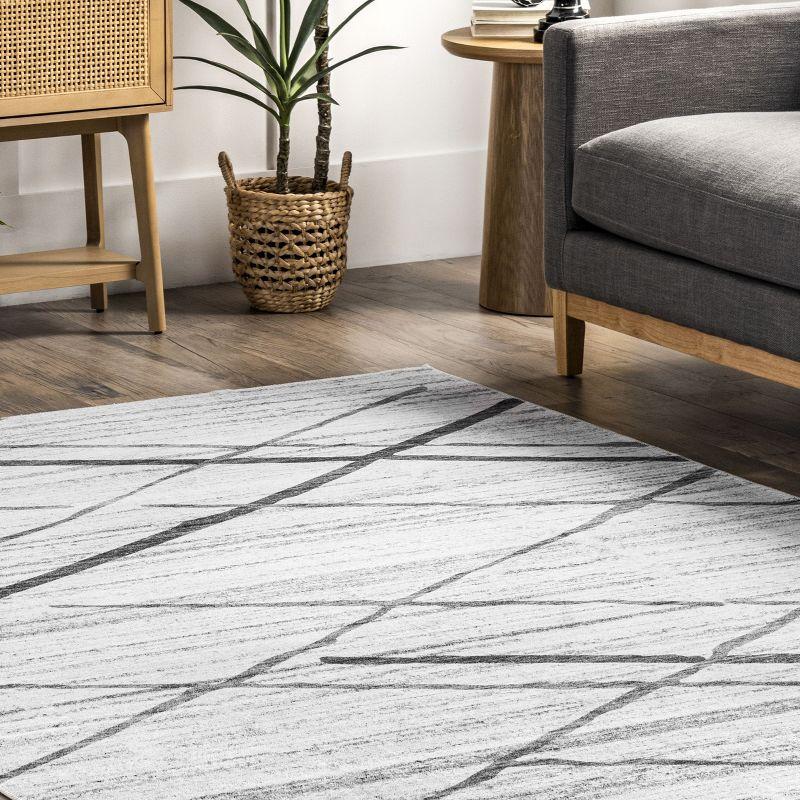 Gray Trellis 8' x 10' Reversible Synthetic Area Rug