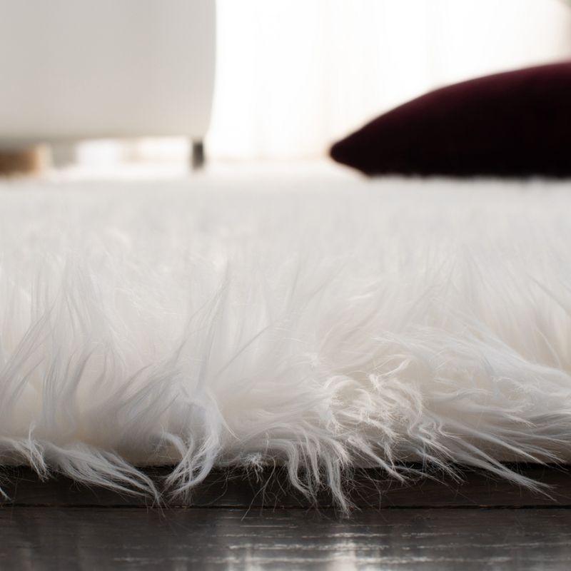 Faux Sheep Skin FSS115 Power Loomed Indoor Area Rug - Ivory - 5'x7' - Safavieh