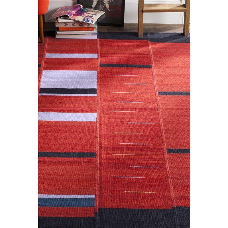 Kilim KLM814 Hand Woven Area Rug - Red - 4'x6' - Safavieh.