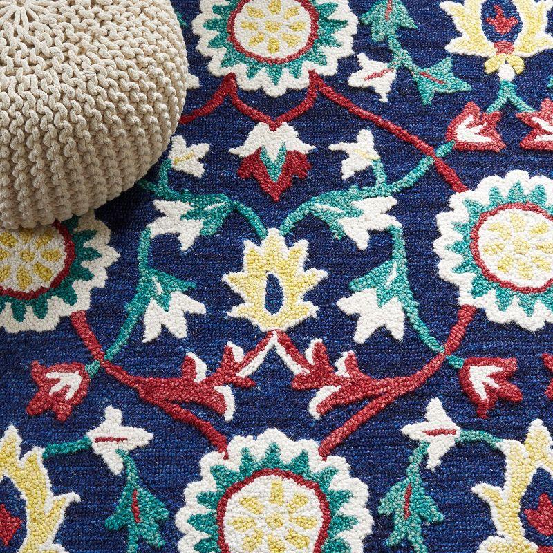 Blossom BLM564 Hand Tufted Area Rug - Navy/Red - 4'x6' - Safavieh.