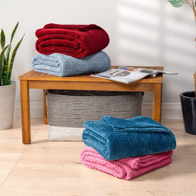 Pavilia Hand Woven Throw Blanket