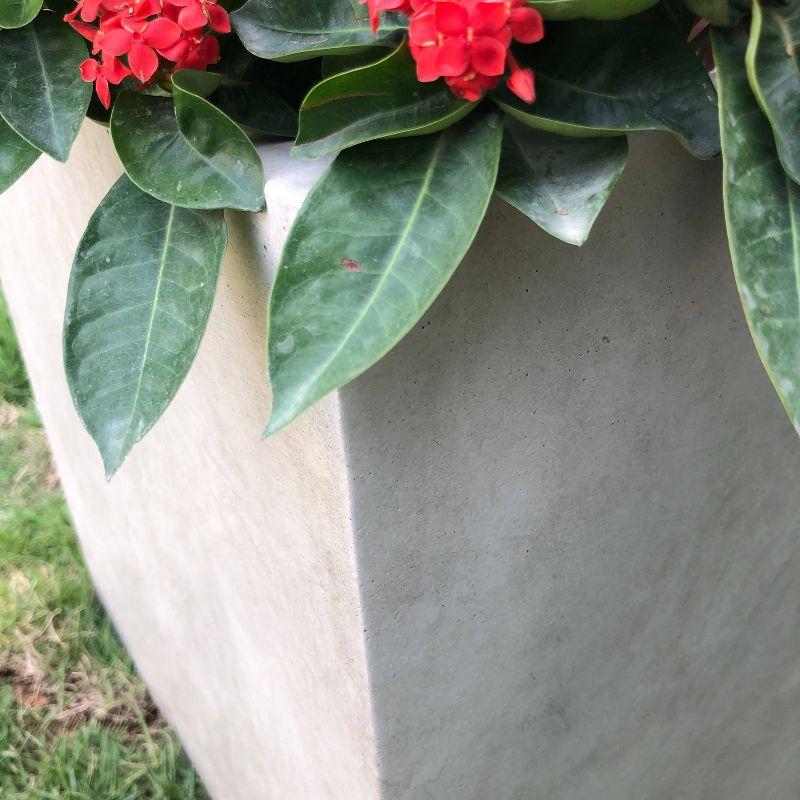 Rosemead Home & Garden, Inc. Kante Lightweight Modern Outdoor Concrete Square Planter