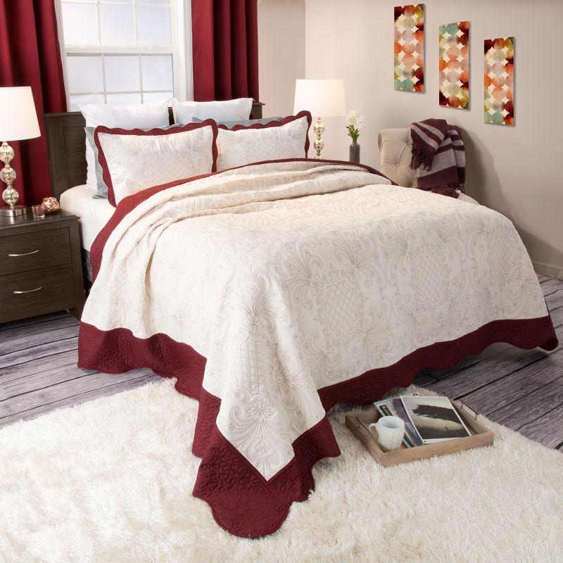 Juliette Classic Embroidered Twin Quilt with Pillow Sham - Machine Washable Lightweight Bedding