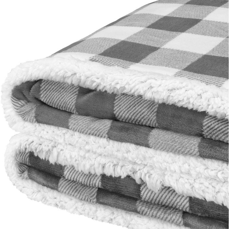 PAVILIA Soft Fleece Blanket Throw for Couch, Lightweight Plush Warm Blankets for Bed Sofa with Jacquard Pattern