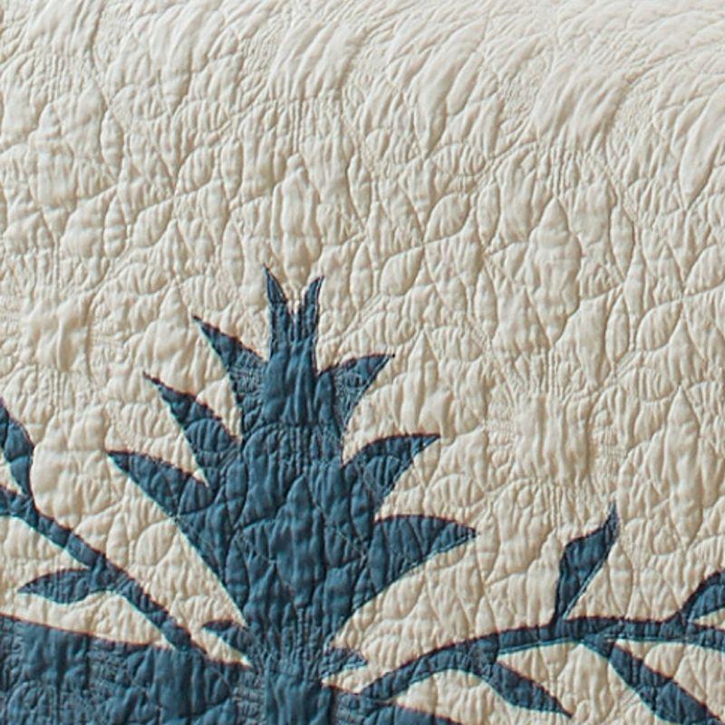 Island Breeze Blue and Beige Cotton Reversible Full/Queen Quilt Set