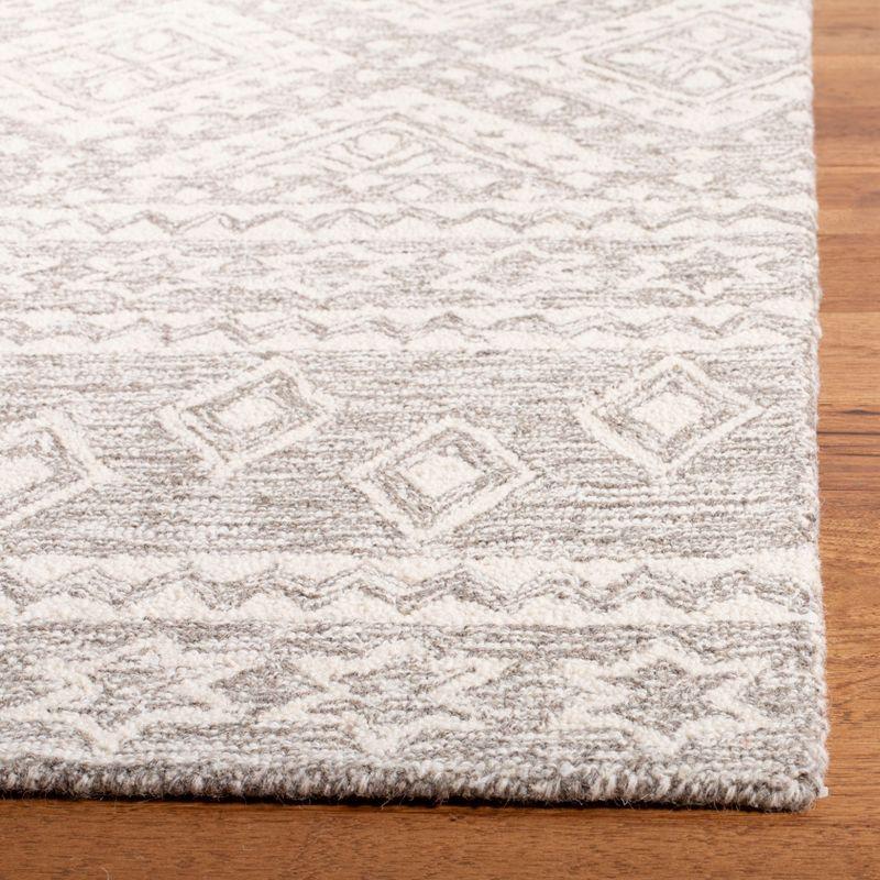 Micro-Loop MLP501 Hand Tufted Indoor Area Rug - Dark Grey/Ivory - 5'x8' - Safavieh
