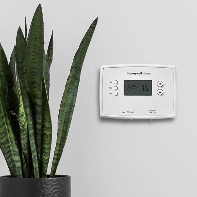 Honeywell Home 1-Week Programmable Thermostat: Digital, Backlit Display, Audible Alert, White, Battery Operated