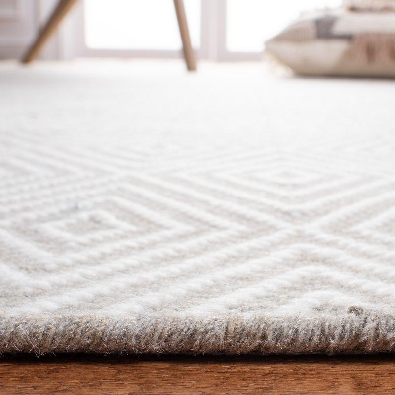 Wilton WIL715 Hand Hooked Indoor Area Rug - Light Grey/Ivory - 8'x10' - Safavieh