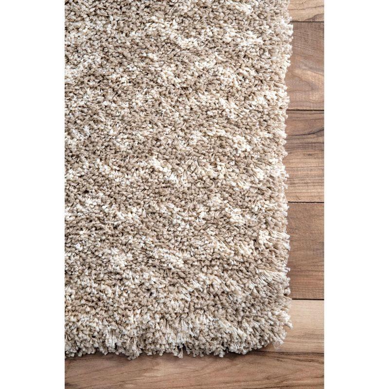 Cream Chevron Shag 5' x 8' Reversible Area Rug