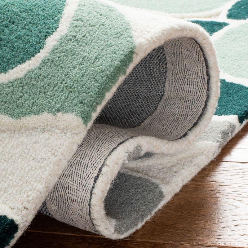 Safavieh Kids SFK923 Hand Tufted Runner Rug - Ivory/Green - 2'6"x8' - Safavieh.