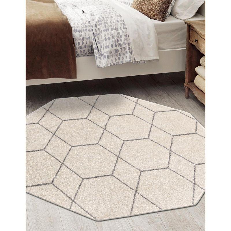 Ivory & Gray Trellis Octagon Easy-Care Synthetic Rug