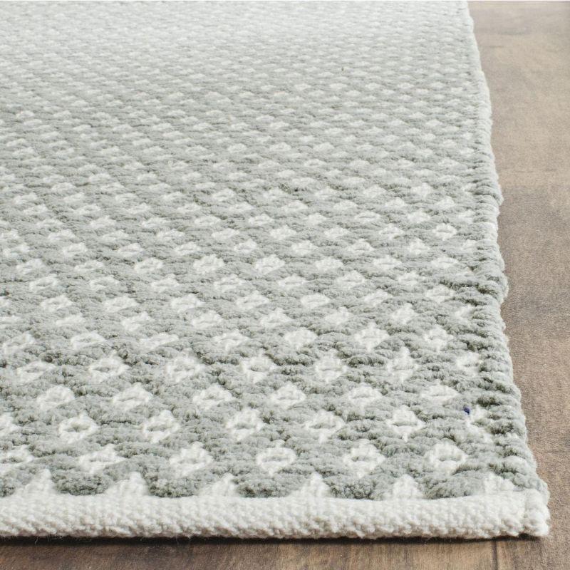 Boston BOS685 Power Loomed Area Rug  - Safavieh