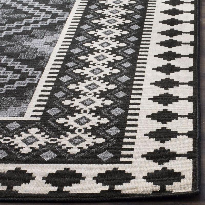 Veranda VER099 Power Loomed Indoor and Outdoor Accent Rug - Black/Creme - 2'7"x5' - Safavieh.
