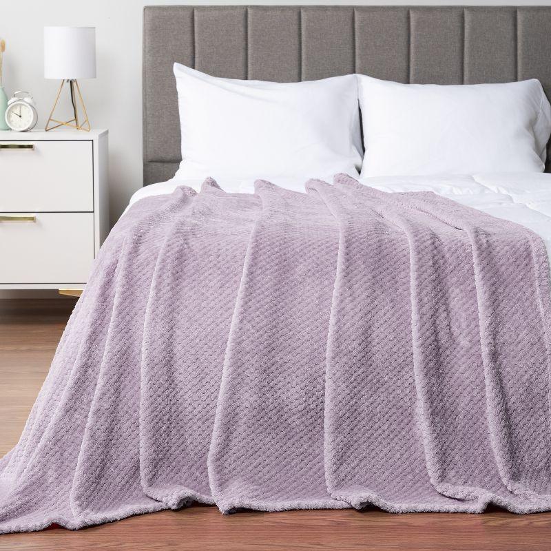 PAVILIA Soft Waffle Blanket Throw for Sofa Bed, Lightweight Plush Warm Blanket for Couch , Lavender Purple/Throw - 50x60