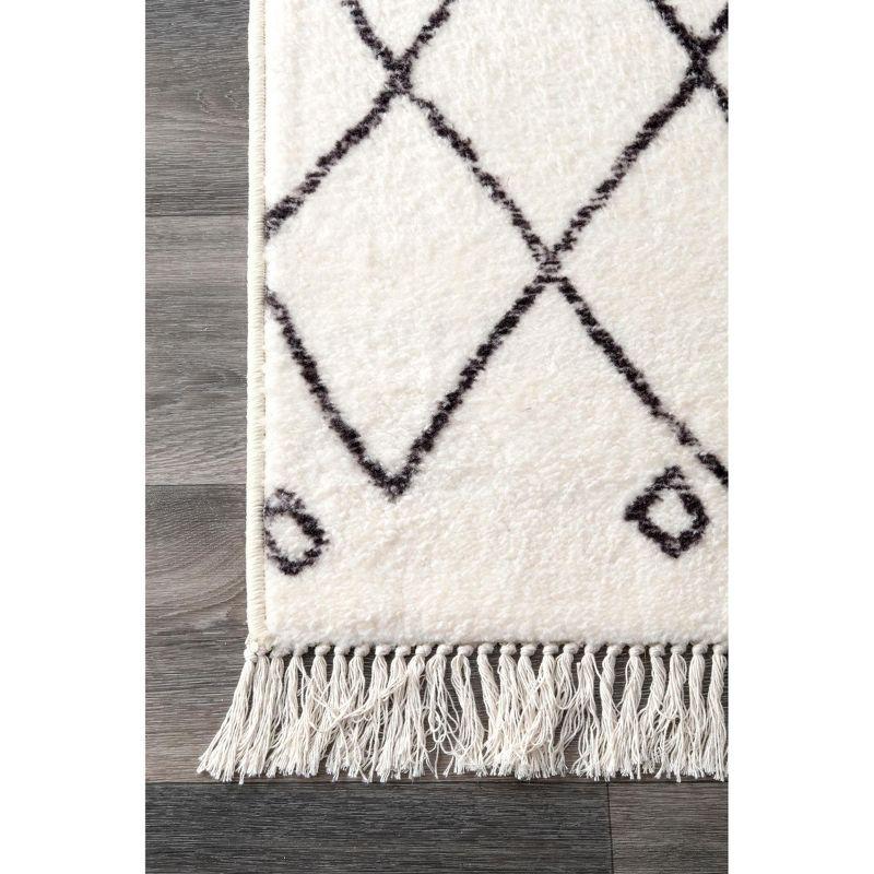 Nuloom Krystal Trellis Tassel Indoor Area Rug