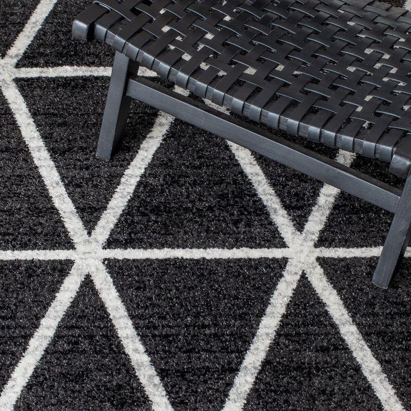 Adirondack ADR262 Machine Made Indoor Area Rug - Black/Ivory - 5'-1"x7'-6" - Safavieh
