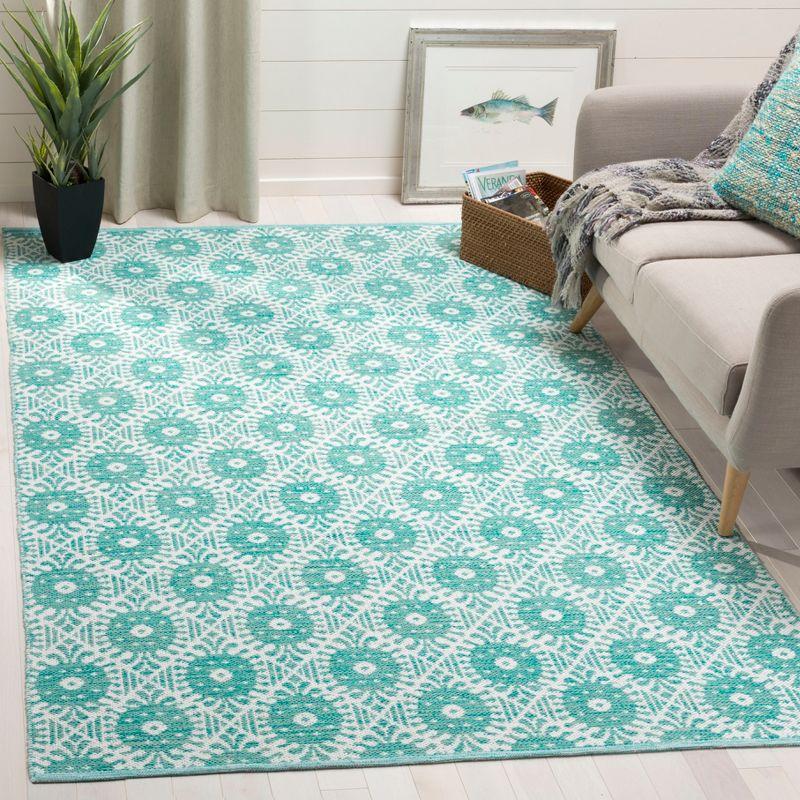 Reversible Hand-Woven Montauk 5' x 8' Green and Ivory Area Rug