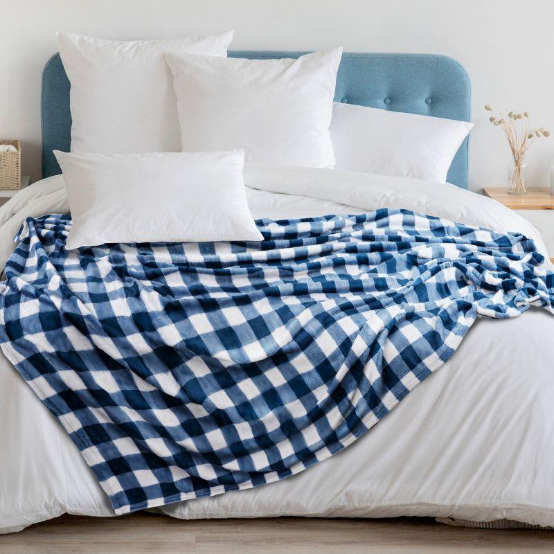 Pavilia Hand Woven Throw Blanket