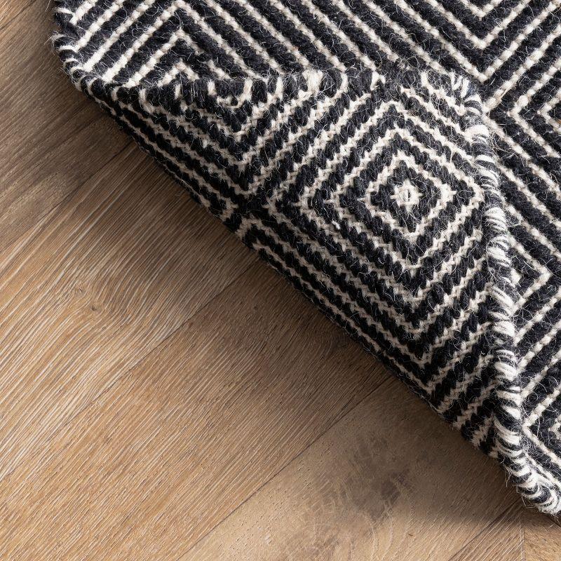 Nuloom Ago Geometric 3x5 Wool Accent Indoor Area Rug for Living Room Bedroom Dining Room Entryway Kitchen, Black/Ivory