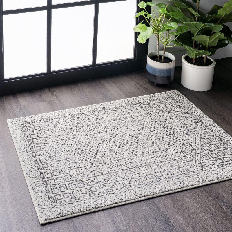 Nuloom Exie Medallion 2x3 Accent Indoor Area Rug for Living Room Bedroom Dining Room Entryway Kitchen, Grey/Ivory