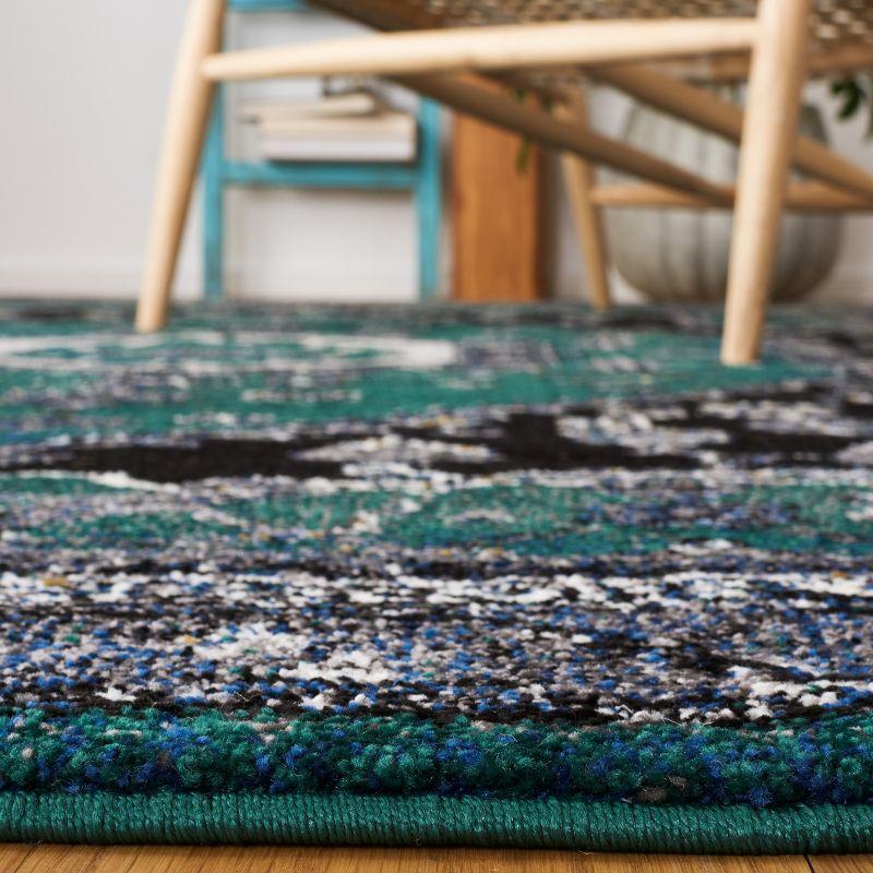 Vintage Hamadan VTH204 Power Loomed Indoor Area Rug - Green/Black - 4'x6' - Safavieh