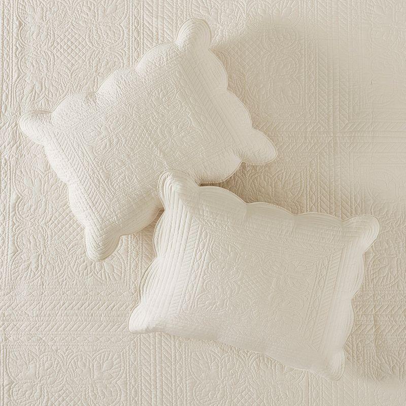 Tuscany Scalloped Edge Quilt Set