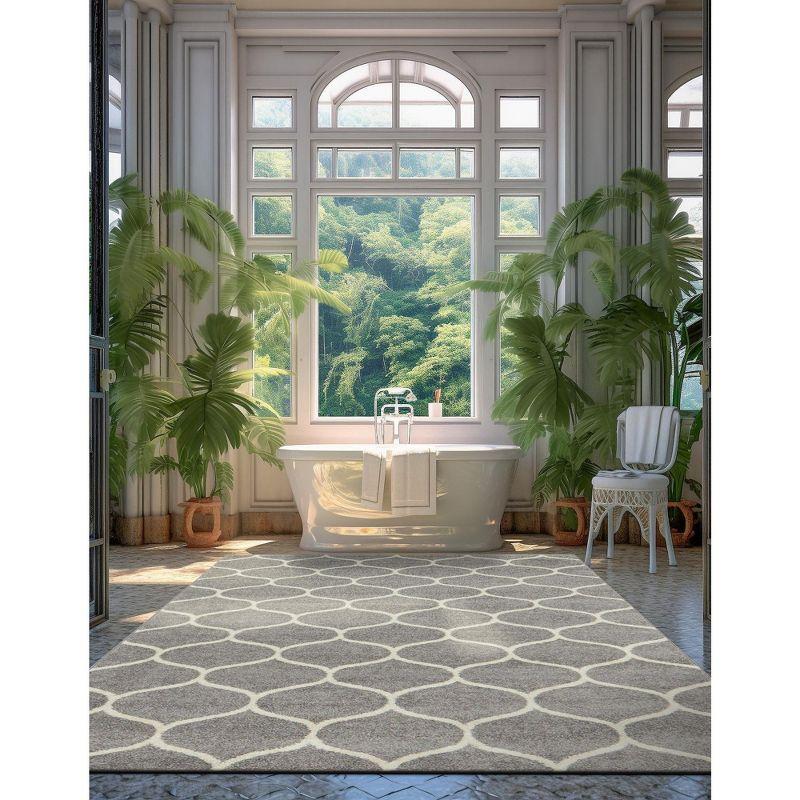 Modern Light Gray Trellis 5' x 8' Synthetic Area Rug