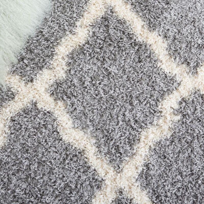 Dallas Shag SGD257 Power Loomed Indoor Area Rug - Grey/Ivory - 5'1"x7'6" - Safavieh.