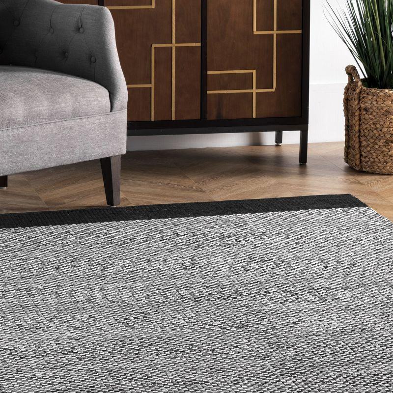 Nuloom Noura Solid 4x6 Indoor Area Rug for Living Room Bedroom Dining Room Kitchen, Black/Ivory