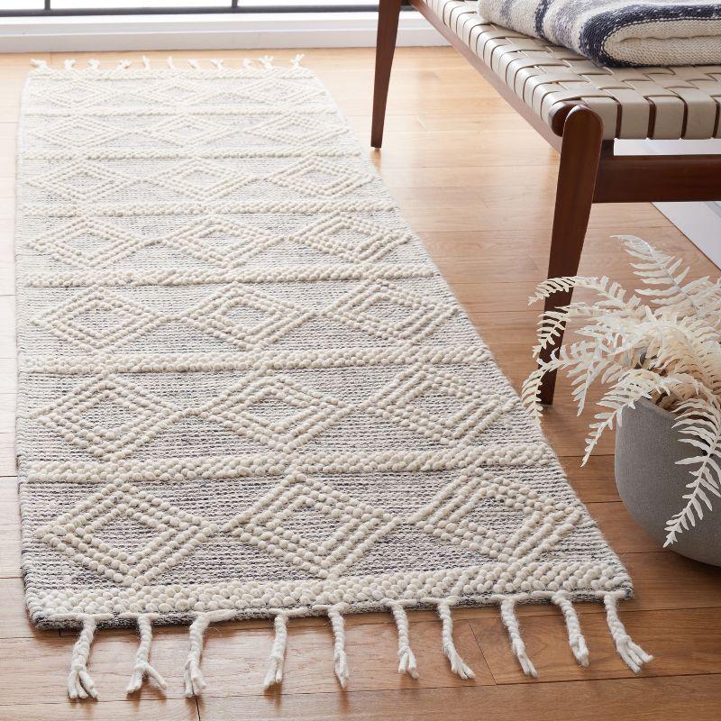 Natura NAT307 Power Loomed Runner Rug - Ivory/Black - 2'3"x8' - Safavieh.