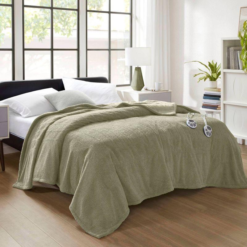 Queen Sage Fleece Faux Fur Heated Blanket