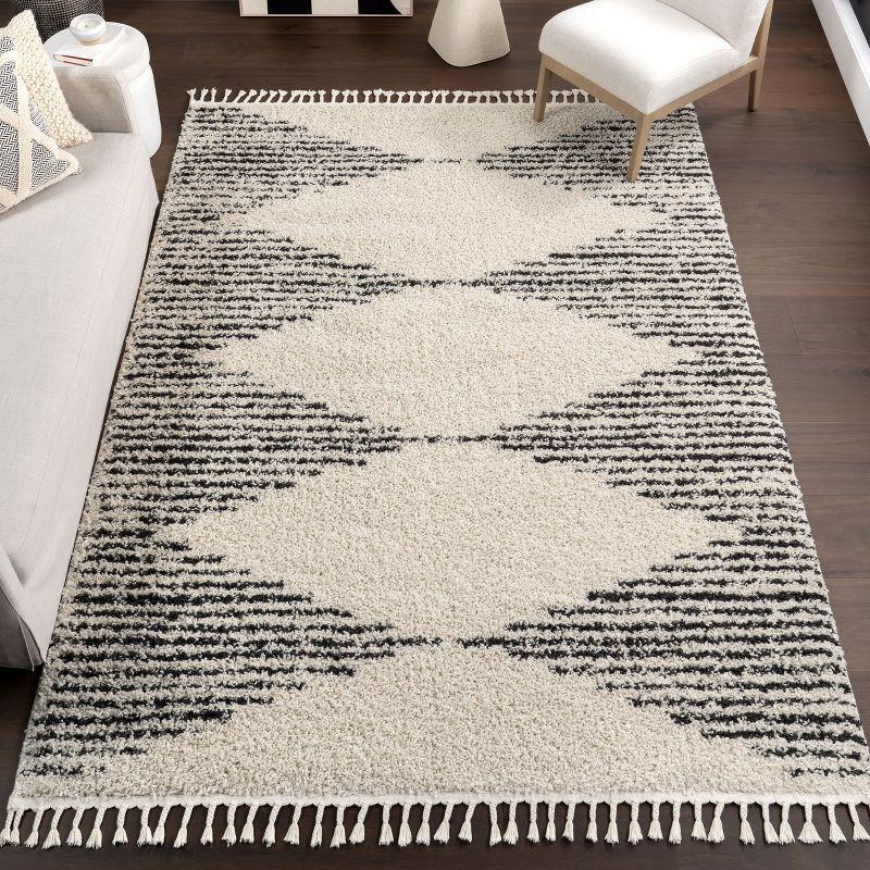 Off White Geometric Shag 4' x 6' Area Rug