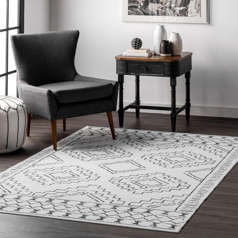 Nuloom Noa Geometric 6x9 Machine Washable Indoor Area Rug for Living Room Bedroom Dining Room Kitchen, White/Charcoal