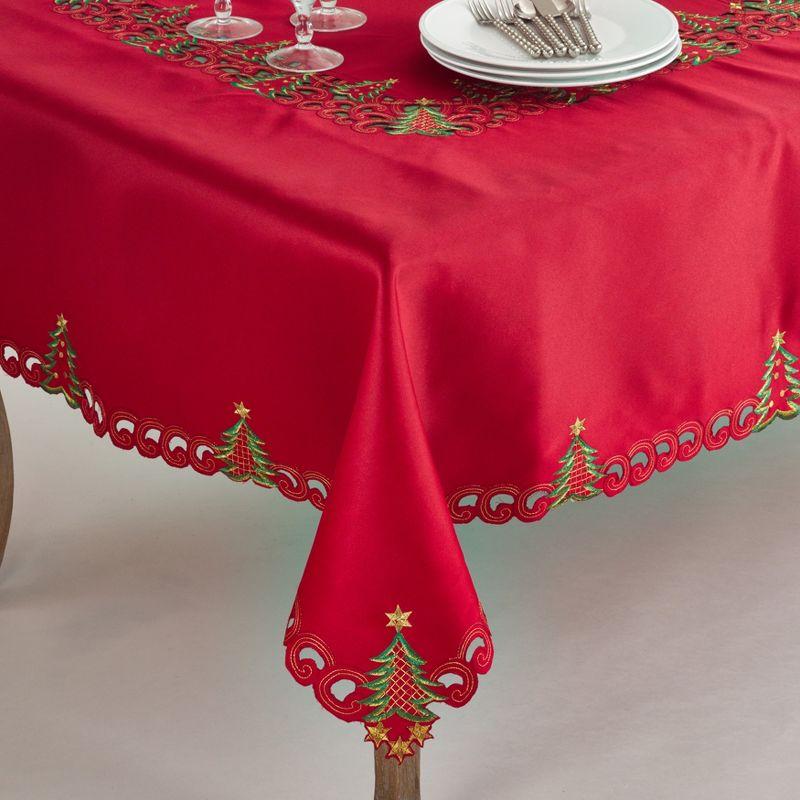 Saro Lifestyle Nostalgic Holiday Christmas Tree Tablecloth