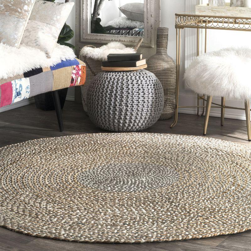 Handmade Gray Round Wool Braided Rug, 8' Easy Care