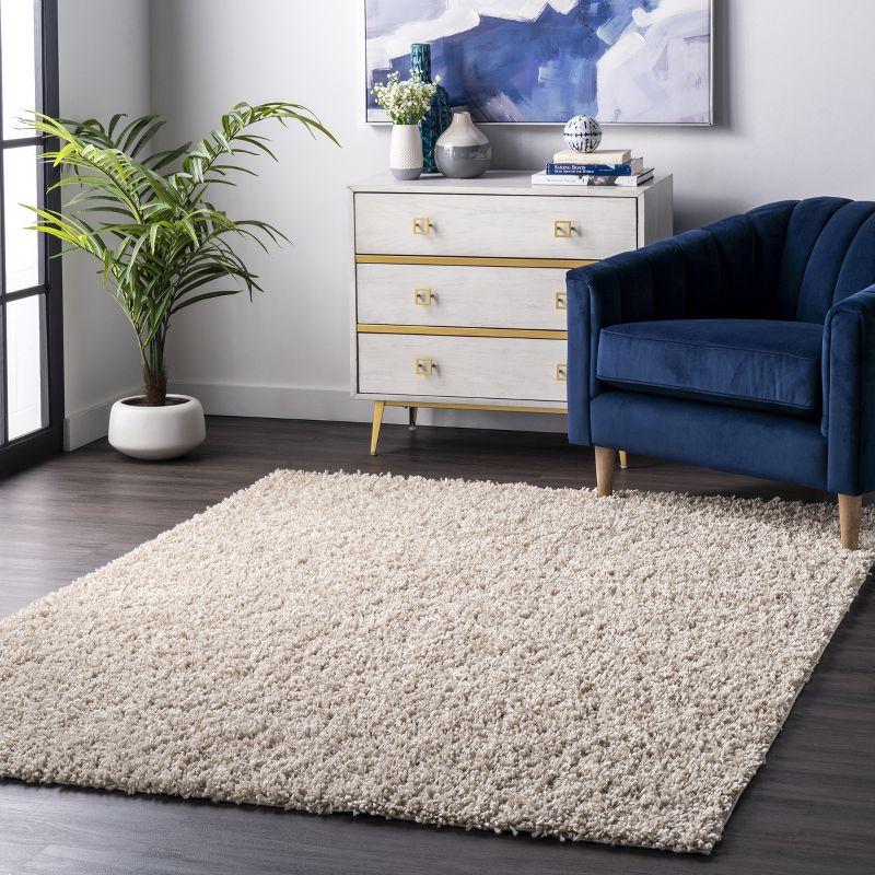 Cozy Plush Beige Round Shag Area Rug for Luxurious Comfort