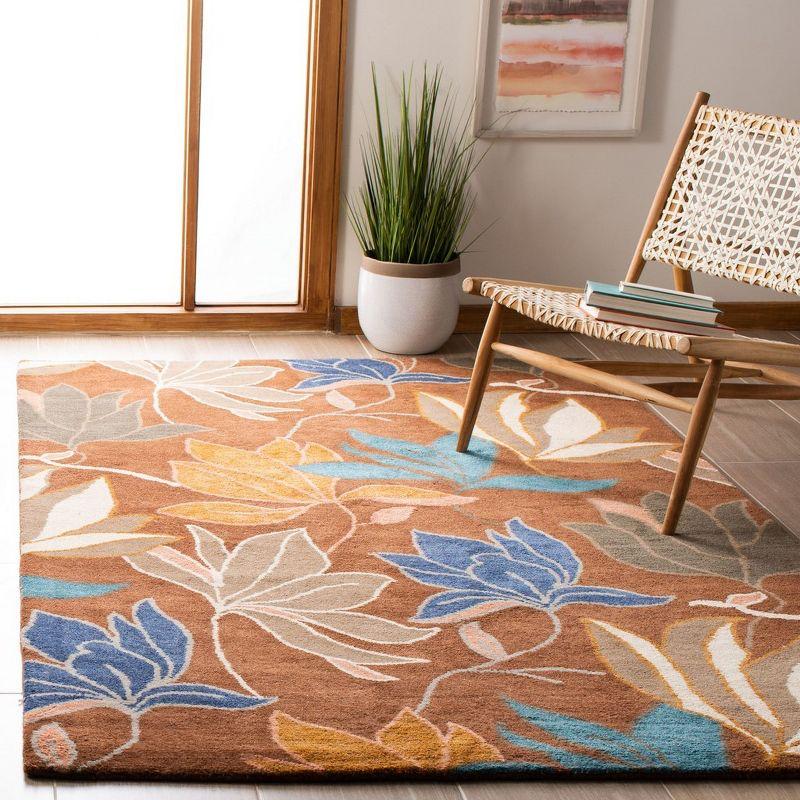 Soho SOH848 Hand Tufted Area Rug  - Safavieh