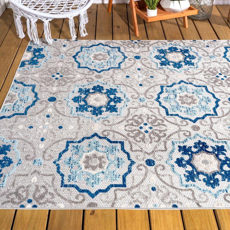 4'x6' Mediterranean Medallion Indoor/Outdoor Area Rug, Blue/Gray - JONATHAN Y
