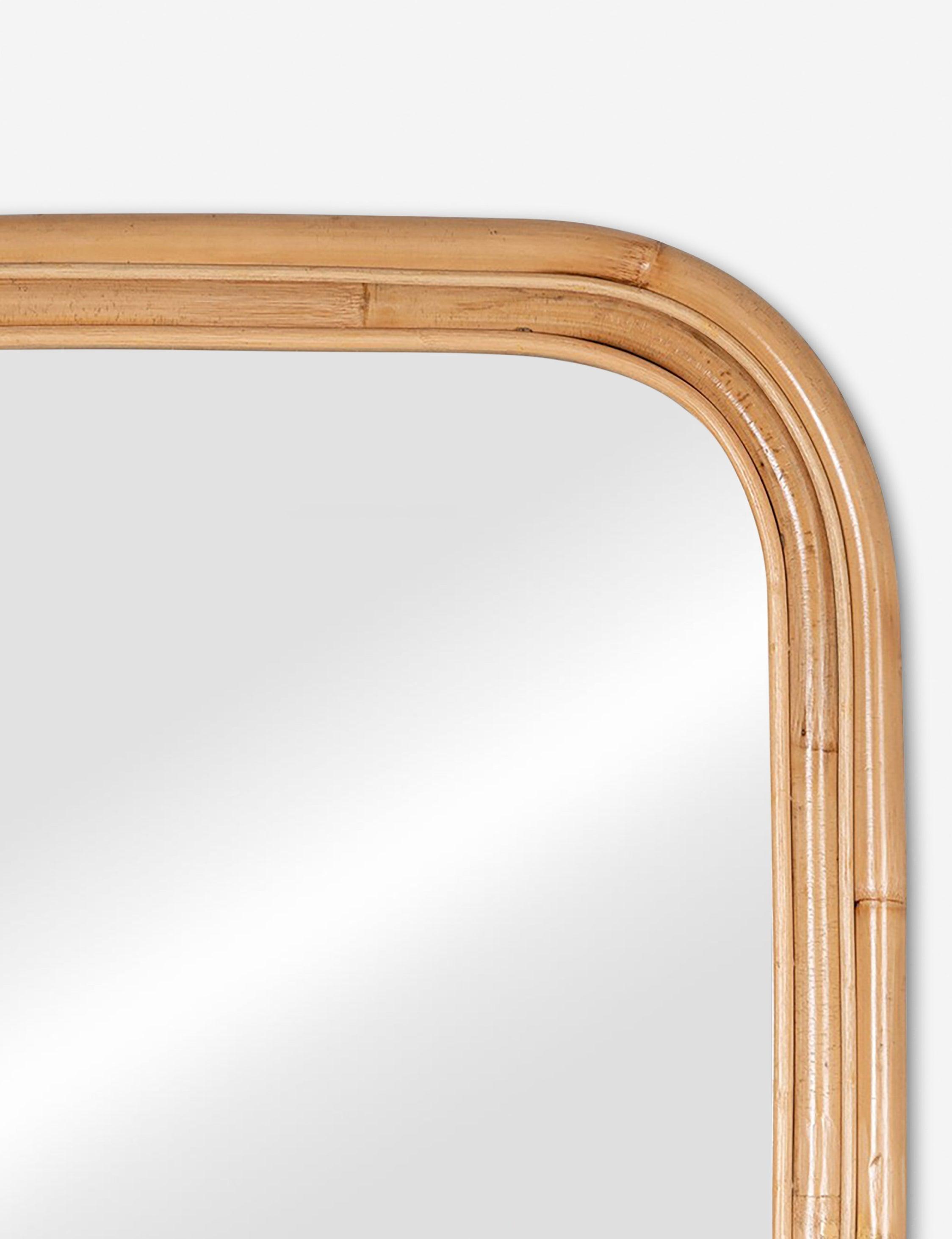 Reyna Mirror
