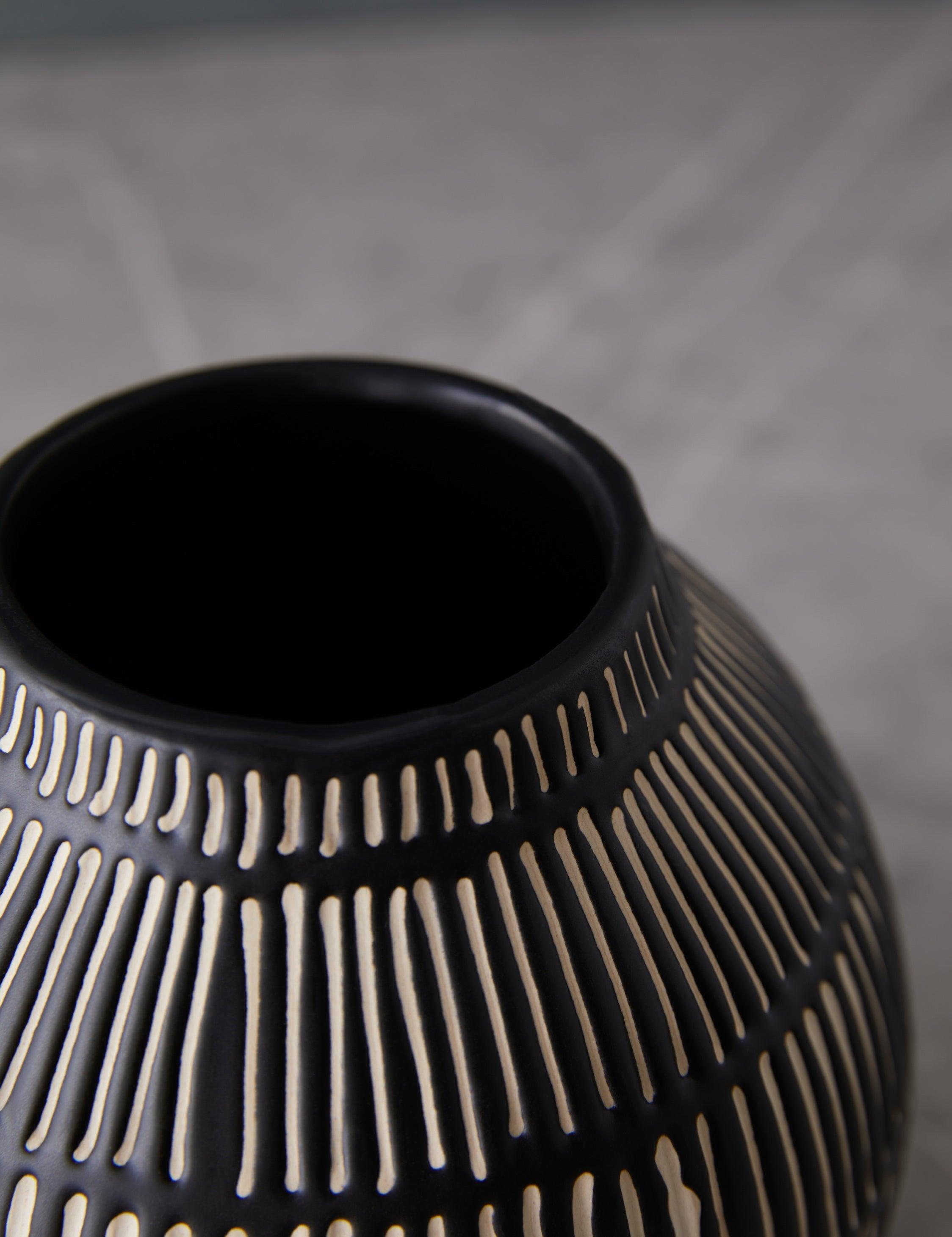 Soledad Vase - Black
