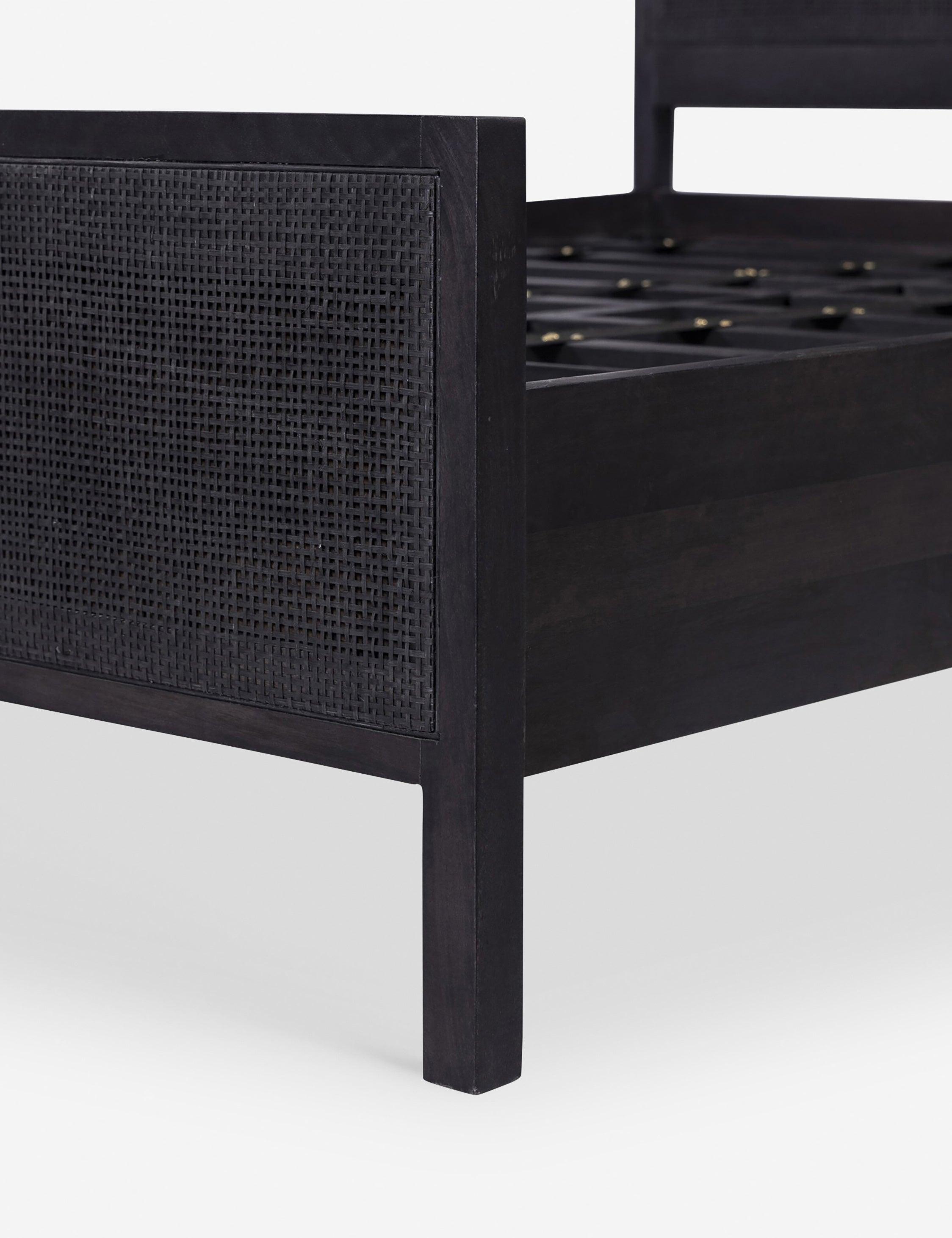 Hannah Platform Bed - Black and Black / Twin