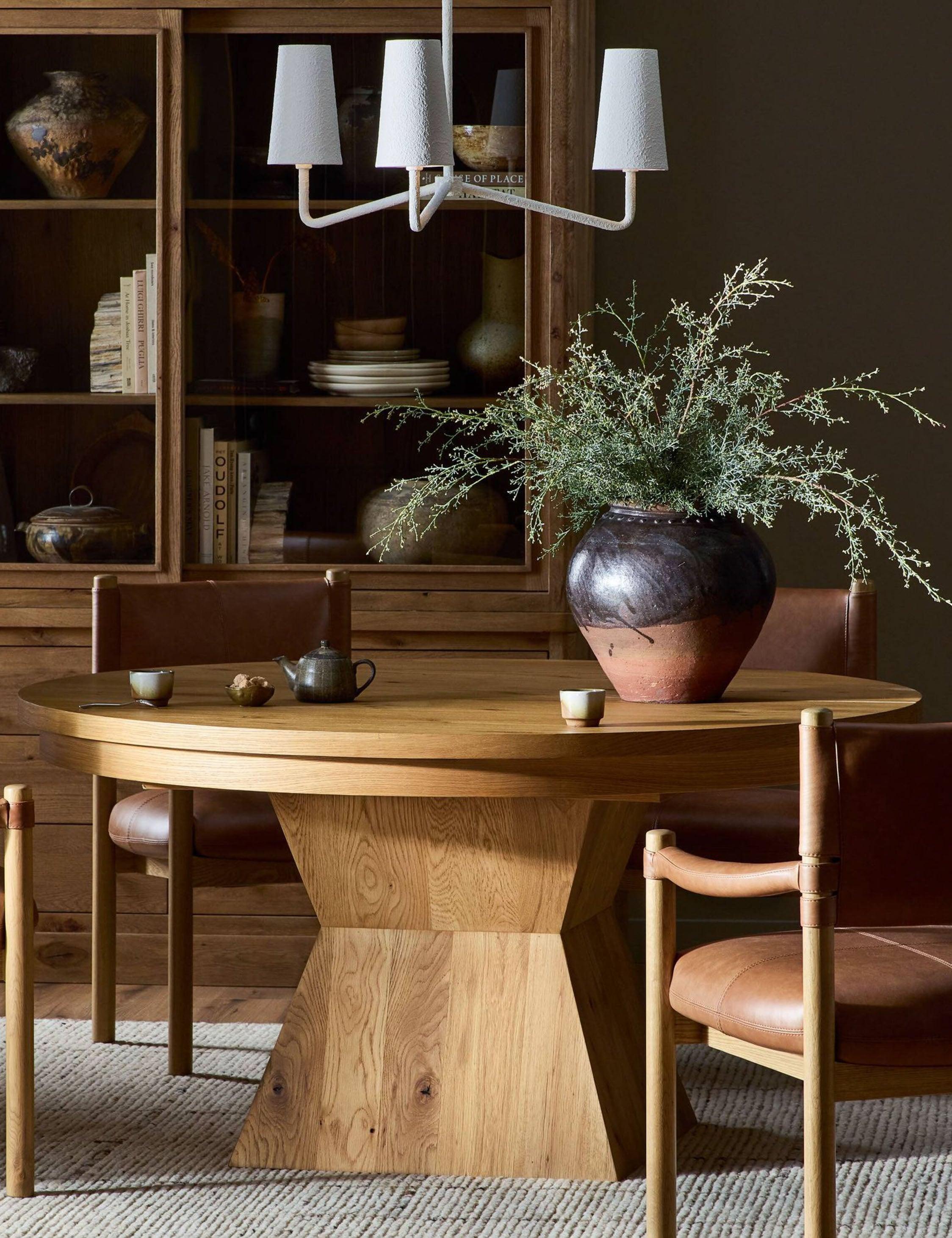 Hermoza Extendable Round Dining Table - Natural Oak