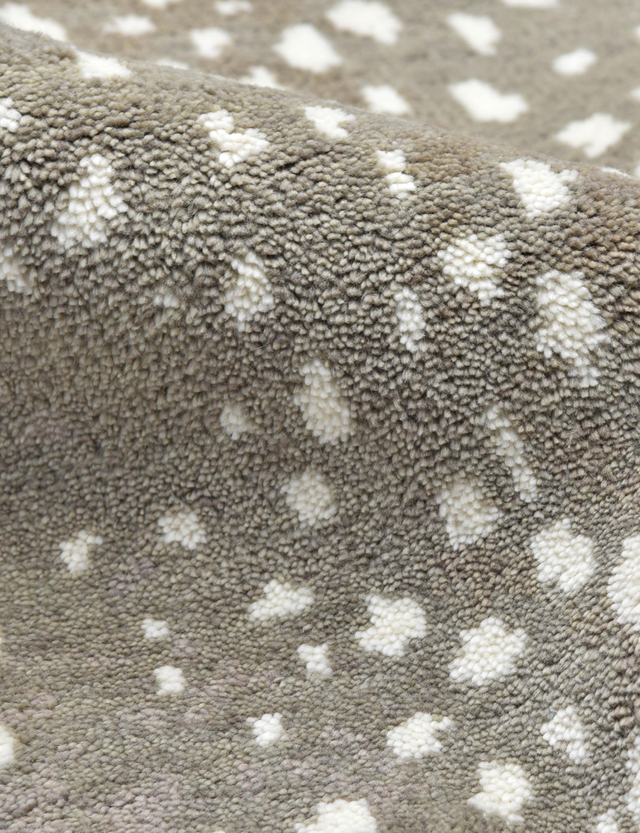 Esmarie Hand-Knotted Wool Rug - Sand / 10' x 14'