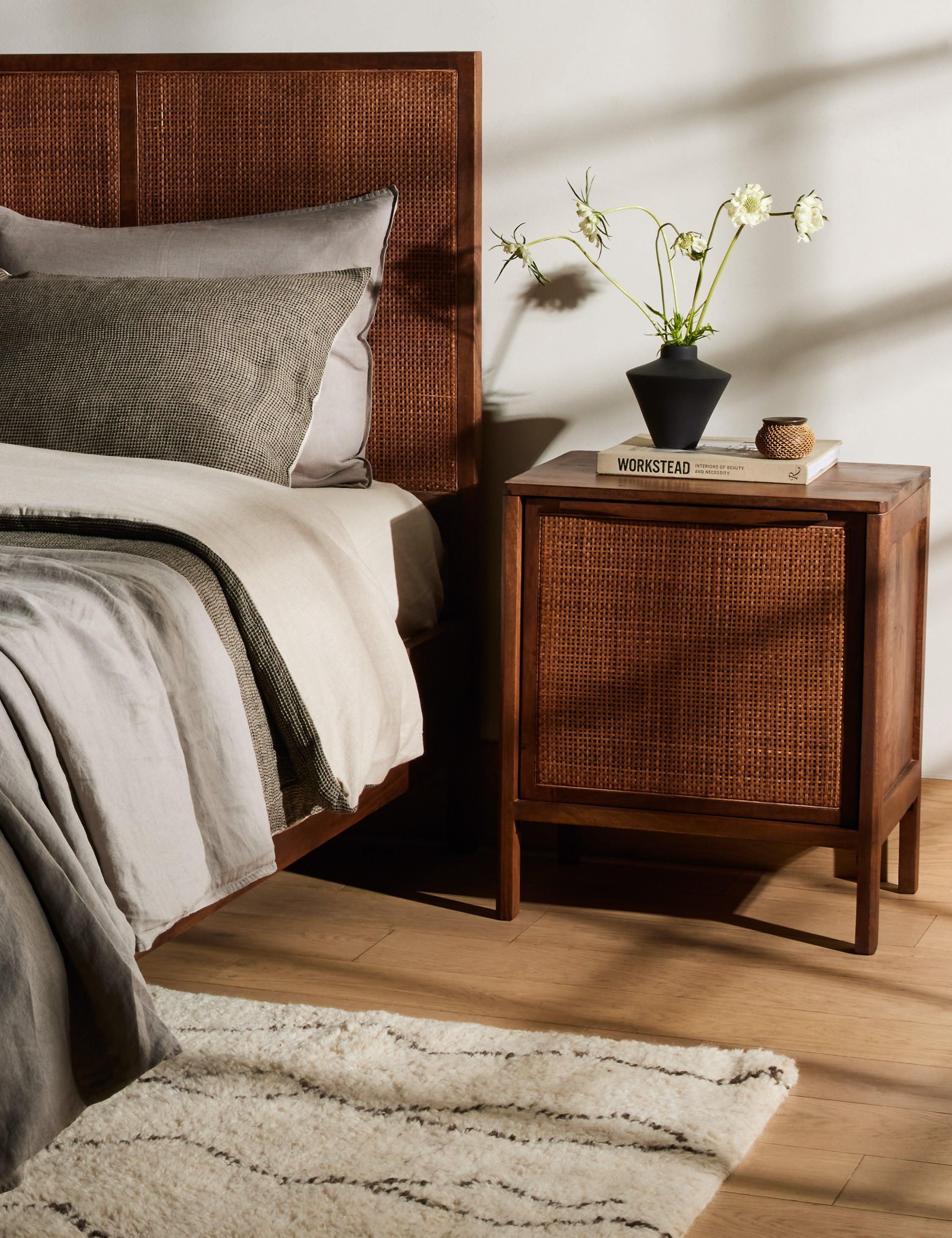 Hannah Platform Bed - Russet / Queen