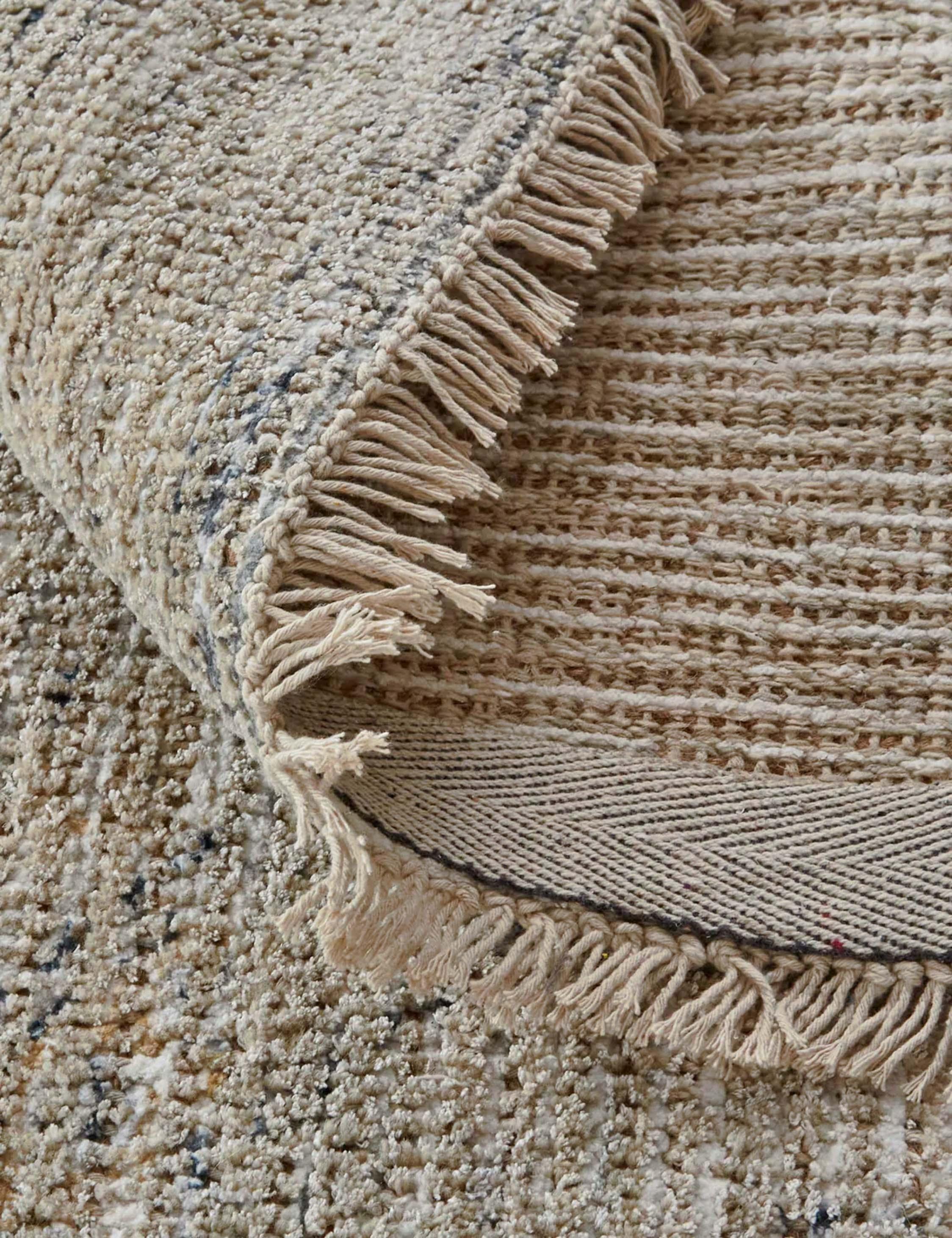 Ismenia Handwoven Rug - Sand / 7'6" x 9'6"